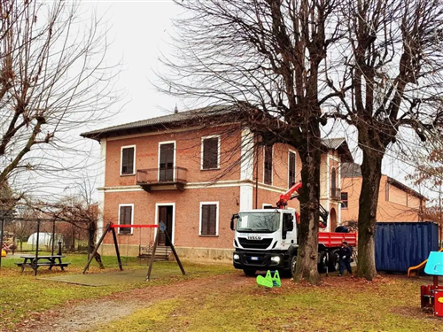 Intervento numero 5) - Anno 2024 - Sostituzione dei serramenti presso il fabbricato comunale Villa Berrini